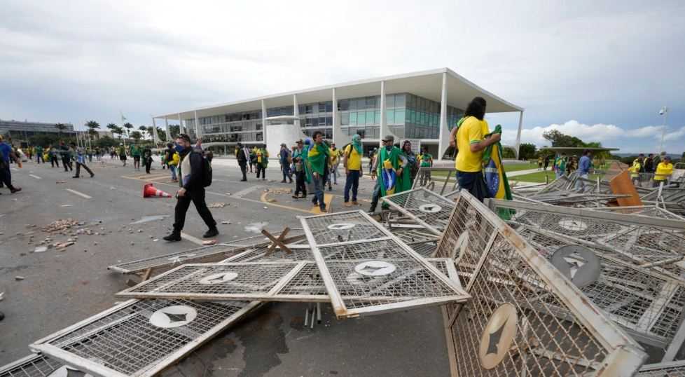 Gedung Pemerintahan Brazil Porak Poranda Pasca DIduduki Pendukung Mantan Presiden Bolsonaro