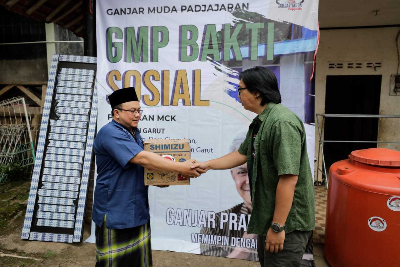 Gelar Bakti Sosial, Ganjar Muda Padjajaran Renovasi MCK Pondok Pesantren di Kabupaten Garut 3