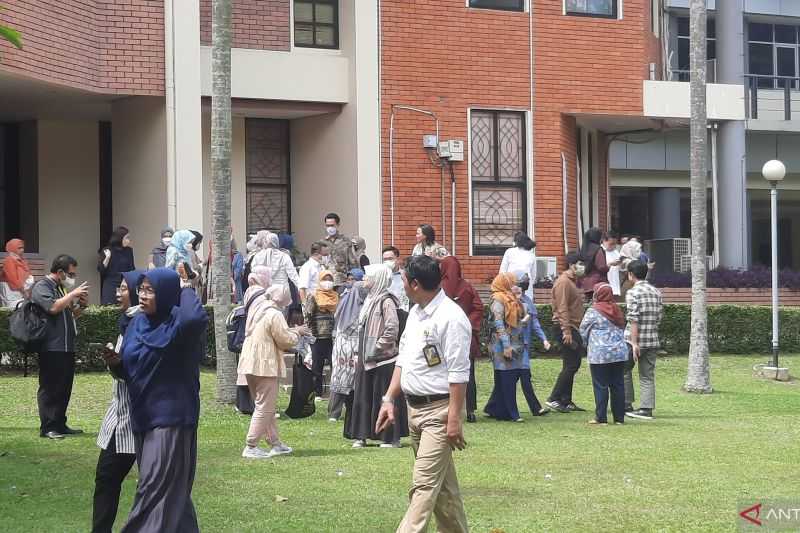 Gempa, Dosen dan Mahasiswa UI Panik, Berhamburan Keluar Gedung