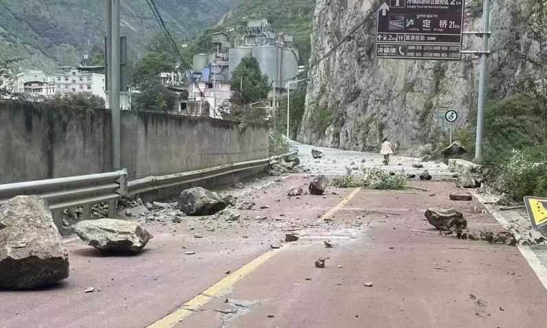 Gempa Kuat di Sichuan Tewaskan 21 Orang, Presiden Xi Jinping Perintahkan Tanggap Darurat