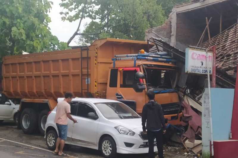 Gempar! Ambulans Tabrakan dengan Truk Tangki di Pati Jawa Tengah. Satu Orang Terlempar dan Meninggal Dunia