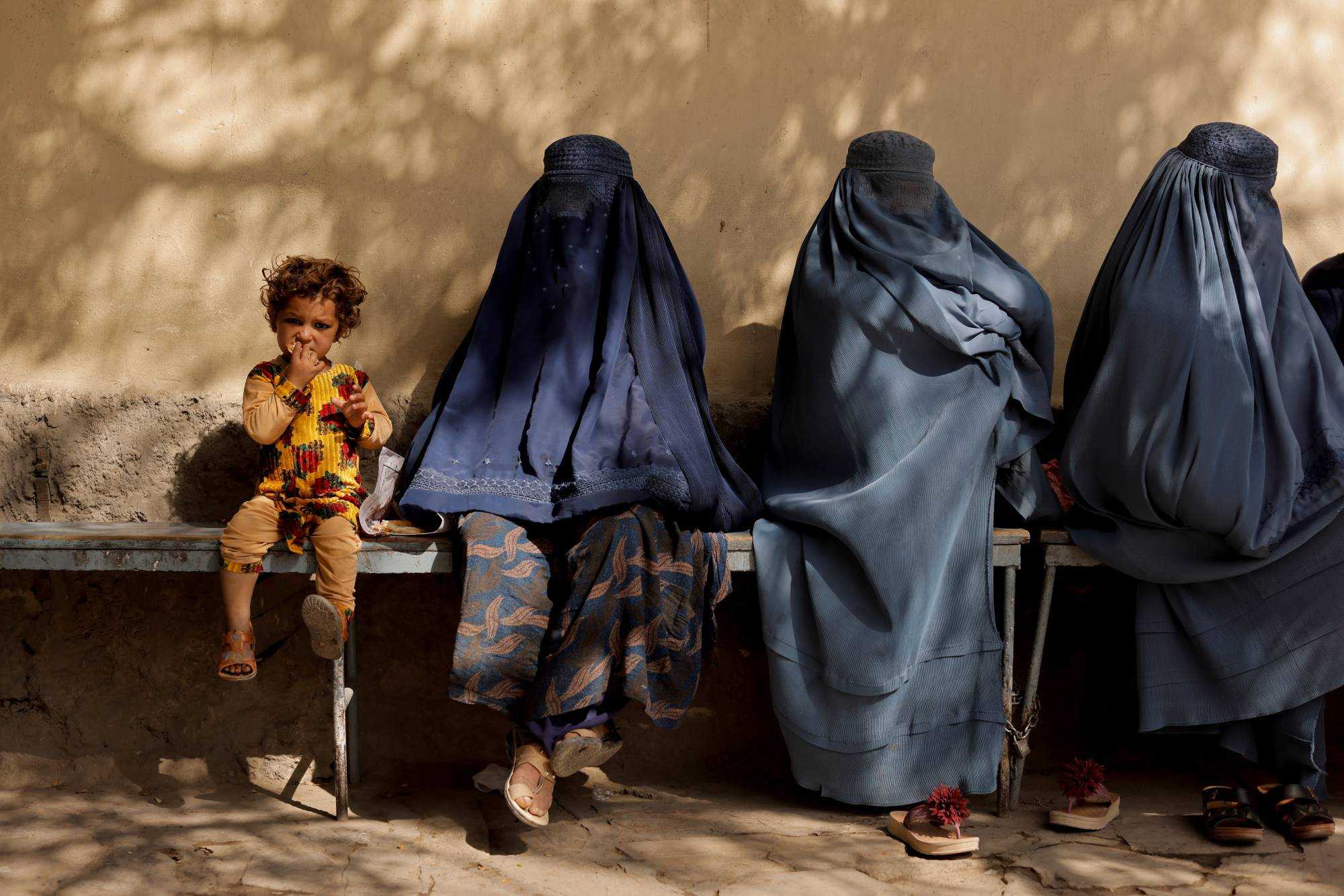 Gempar! Makin Mengalami Kemunduran, Taliban Buat Aturan Larang Pria dan Wanita Makan Bareng di Herat Afghanistan