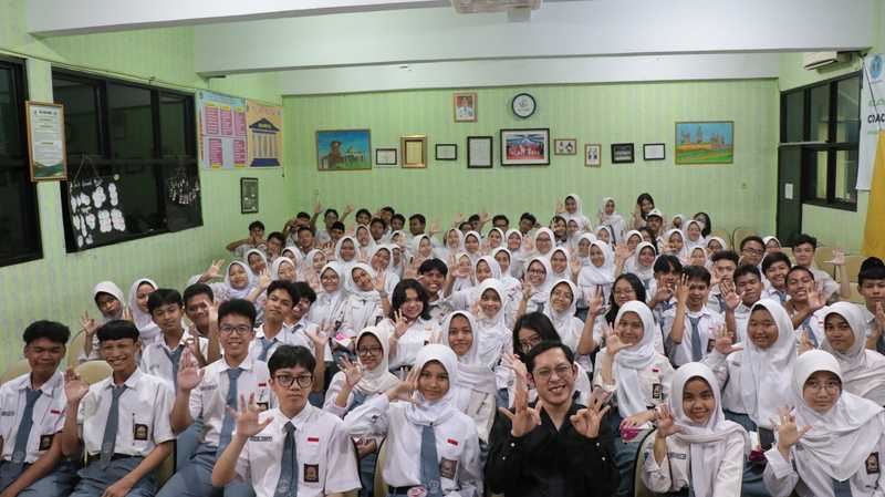 Genvoice Datangi Ratusan Murid SMAN 63 Jakarta untuk Belajar Persona Branding dan Main Bareng
