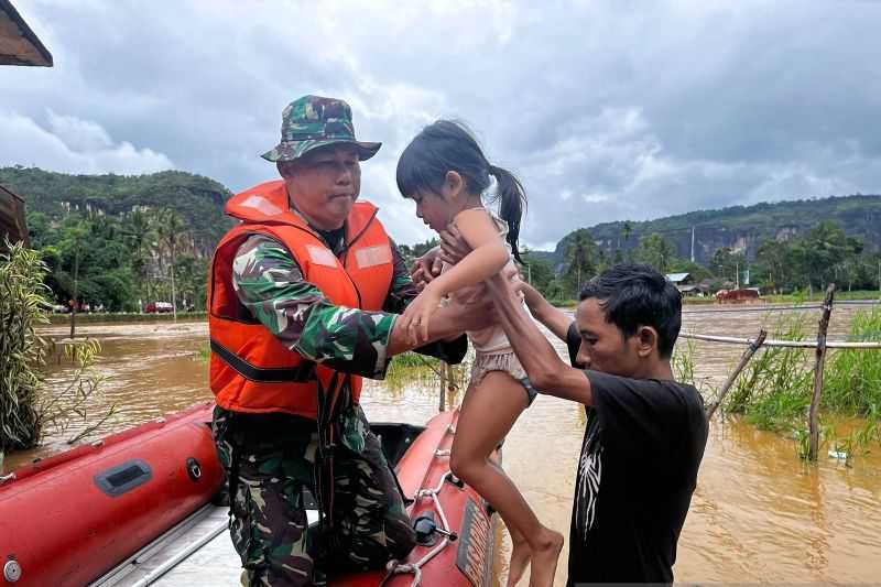 Gerak Cepat, Basarnas Pekanbaru Kirim Tim ke Sumbar Evakuasi Korban Banjir