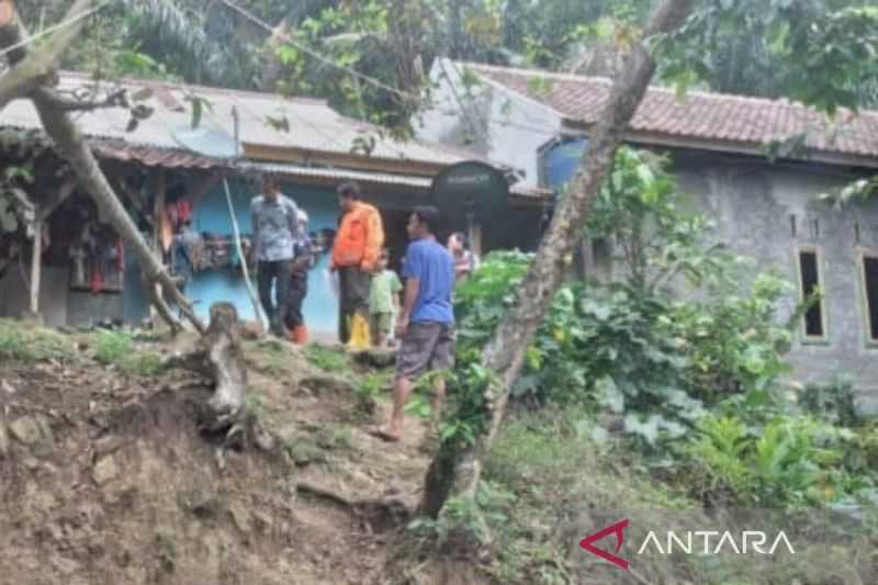 Gerak Cepat, BPBD Cianjur Jawa Barat Relokasi Delapan Rumah di Jalur Longsor
