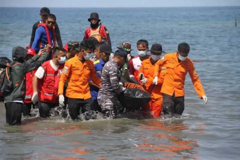 Gerak Cepat, Dua Korban Kapal Tenggelam di Mamuju dalam Pencarian
