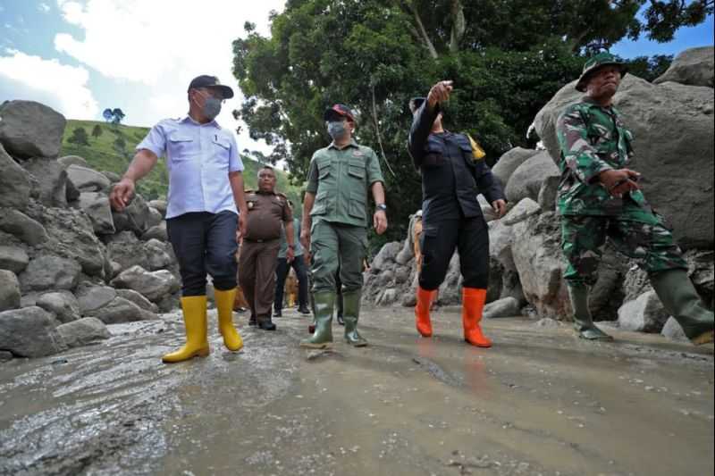 Gerak Cepat, Kepala BNPB Kerahkan Personel untuk Evakuasi Hingga Relokasi Warga Humbang Hasundutan