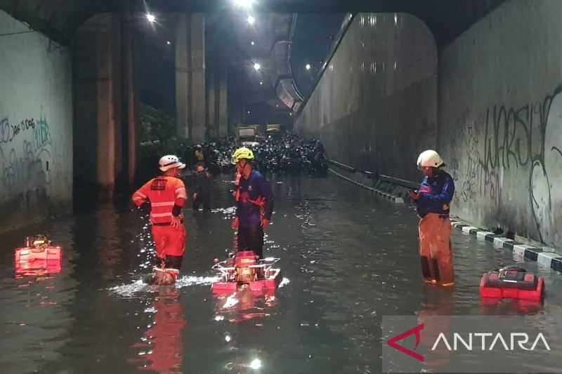 Gerak Cepat Kerahkan Petugas, Pemkot Bogor Gunakan Mesin Penyedot Tangani Banjir di Underpass Sholis