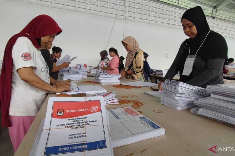 Gerak Cepat, KPU Jaktim Telah Sortir dan Lipat 566.500 Lembar Surat Suara