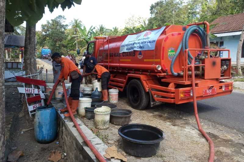 Gerak Cepat, Ribuan Keluarga Terdampak Kekeringan di Ciamis Dapat Bantuan Air Bersih