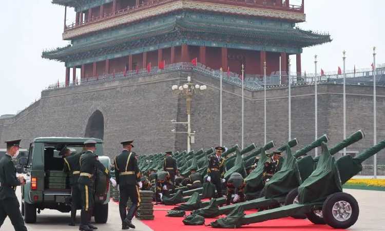 Gertak AS-Taiwan! Tiongkok Pamer Senjata Mengerikan saat Perayaan 95 Tahun PLA