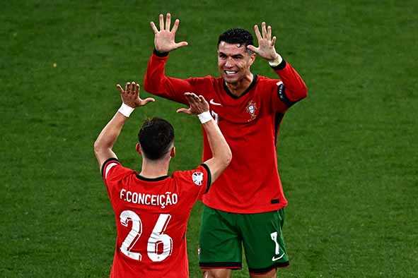 Gol Conceicao Selamatkan Portugal