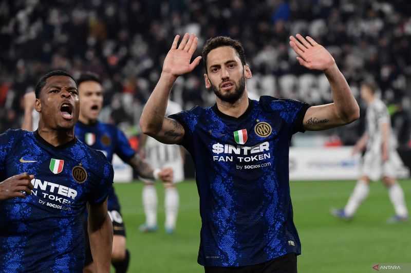 Gol Hakan Calhanoglu Menangkan Inter Milan Atas Juventus di Derby d'Italia