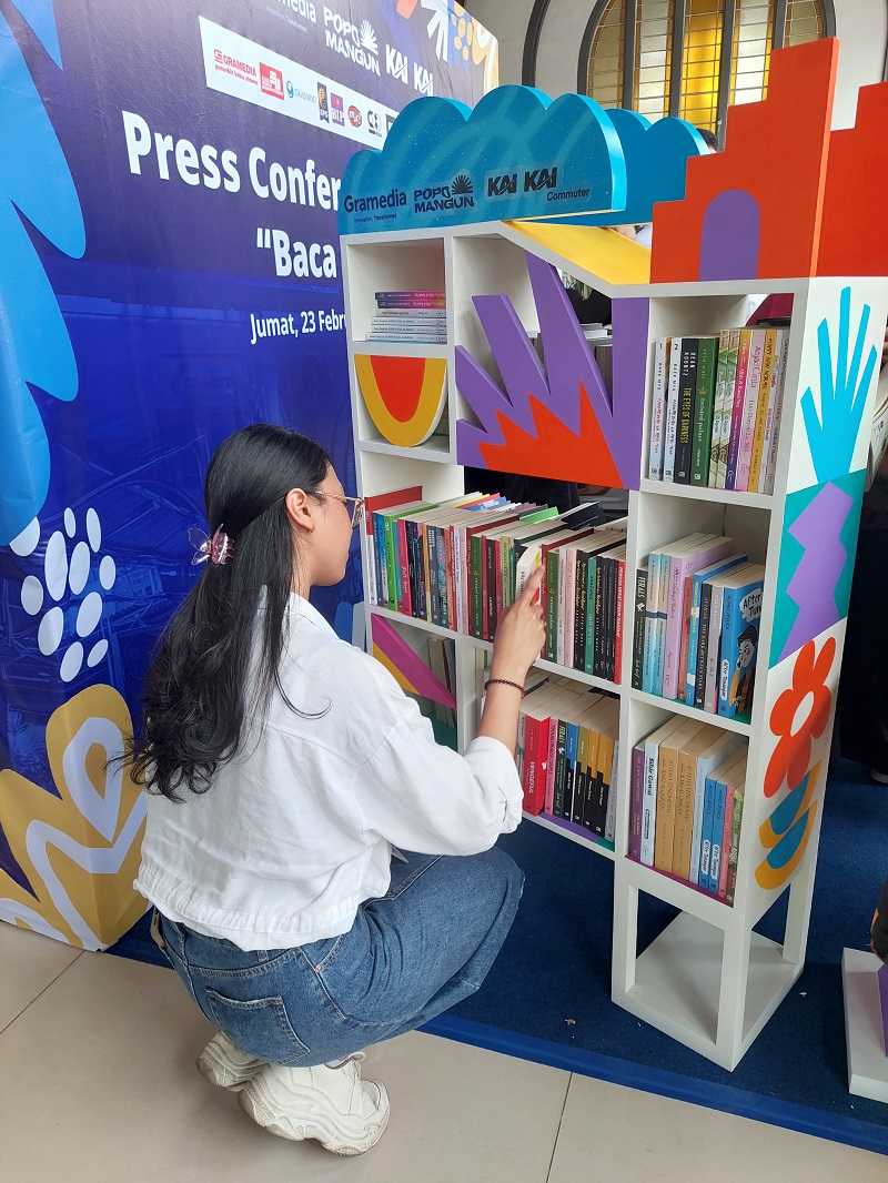 Gramedia dan KAI Commuter Sediakan Buku Gratis bagi Penumpang