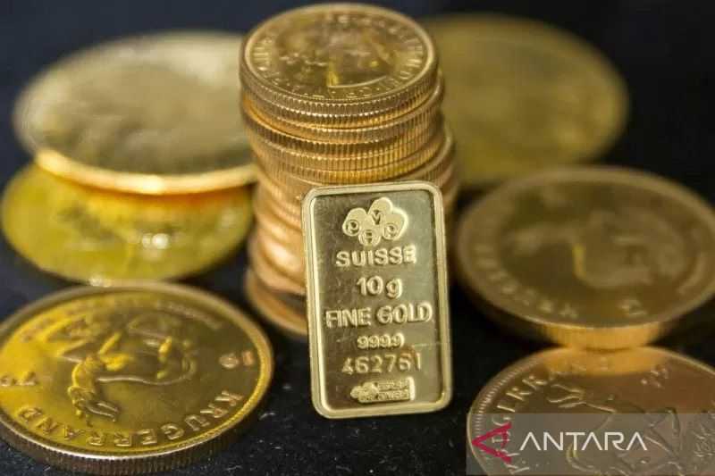 Greenback Melemah, Harga Emas Terangkat di Atas Level 1.800 Dolar AS