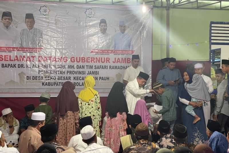 Gubernur Jambi kunjungi desa terpencil janji perbaiki jalan