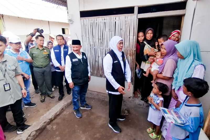 Gubernur Jatim Resmikan Jaringan Listrik di Dusun yang Ada di Situbondo