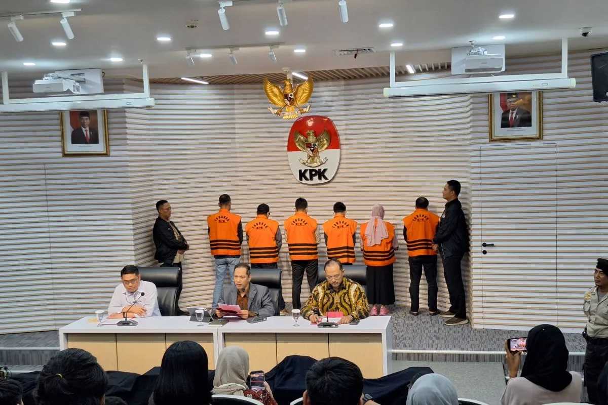 Gubernur Kalsel Sahbirin Noor Jadi Tersangka Suap Rp12 Miliar