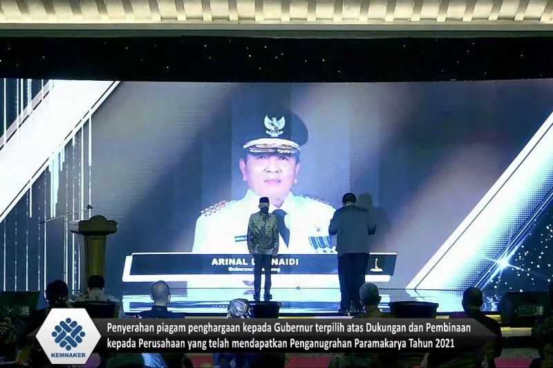 Gubernur Lampung Raih Piagam Penghargaan Anugerah Paramakarya 2021
