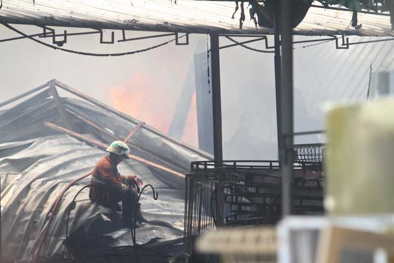 Gudang Alat Pesta di Cinangka Terbakar 3