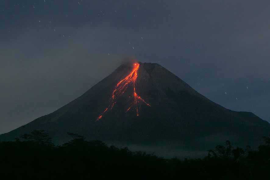 Guguran Lava Pijar Gunung Merapi