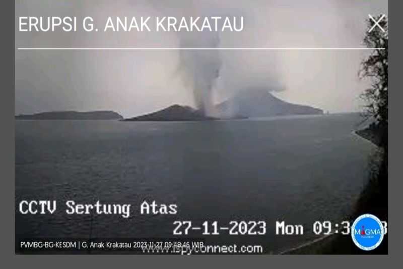 Gunung Anak Krakatau Erupsi Lagi Setinggi 1.500 Meter