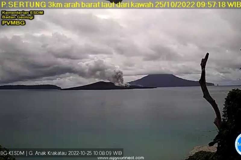 Gunung Anak Krakatau Erupsi Lagi, Warga dan Wisatawan Dilarang Mendekat