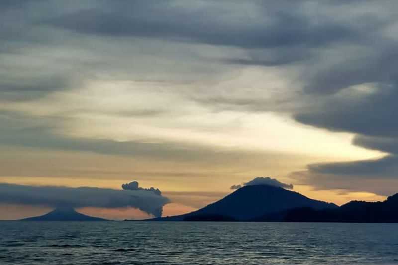 Gunung Anak Krakatau Erupsi Tiga Kali, Masyarakat Diimbau tidak Mendekat