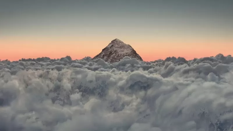 Gunung Everest Terus Bertambah Tinggi
