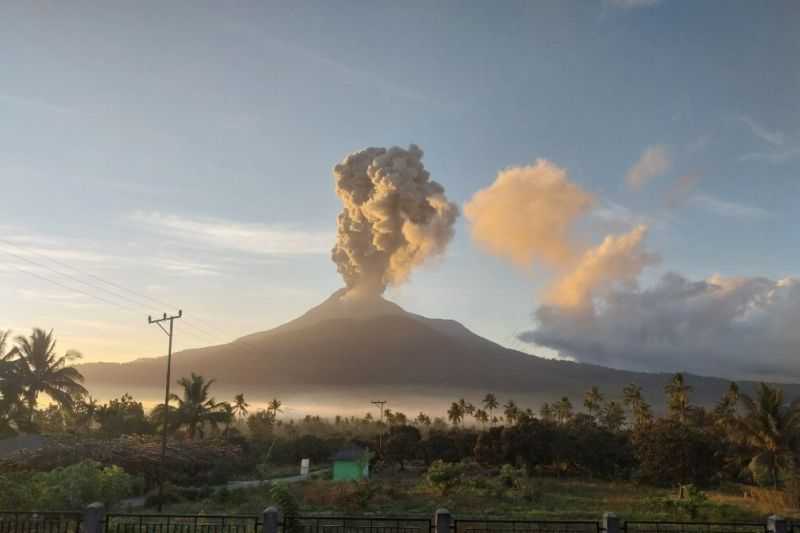 Gunung Lewotobi Erupsi Lagi, Letusan Setinggi 700-900 Meter