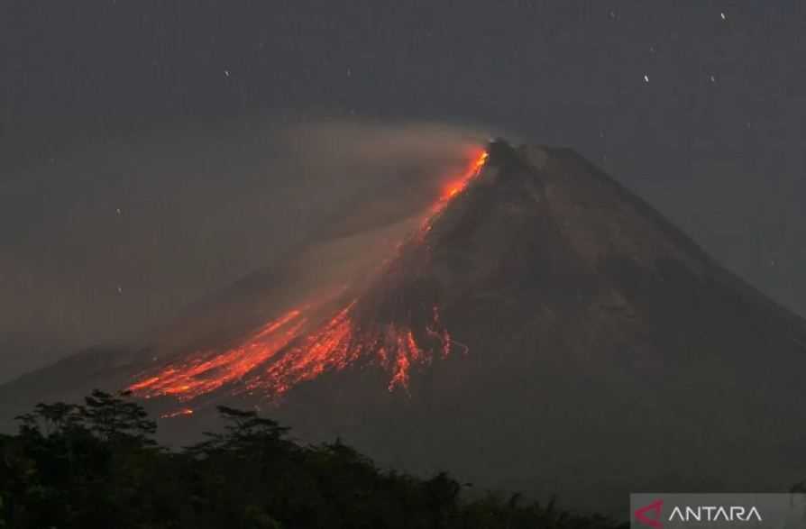 Gunung Merapi 13 Kali Luncurkan Guguran Lava Pijar