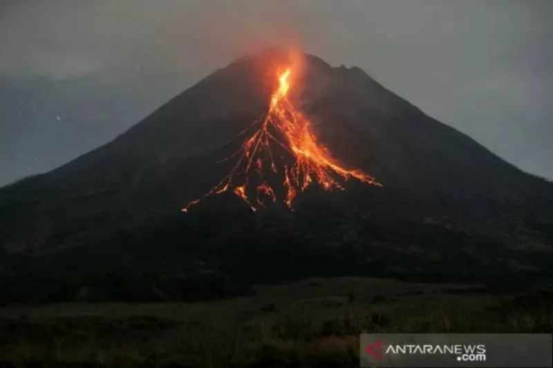 Gunung Merapi Keluarkan 13 Kali Guguran Lava, Status Masih Siaga