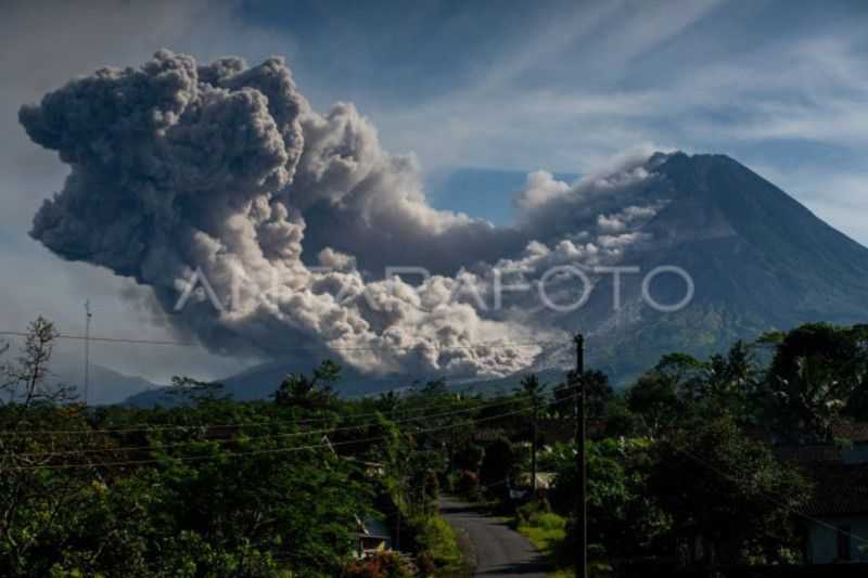 Gunung Merapi Kembali Keluarkan Awan Panas Guguran dan Lava Pijar