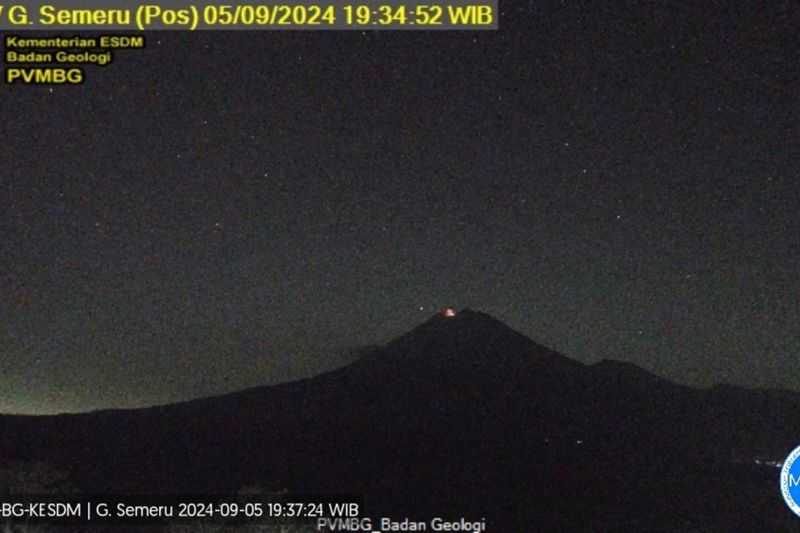 Gunung Semeru Erupsi Dengan Letusan Cukup Tinggi