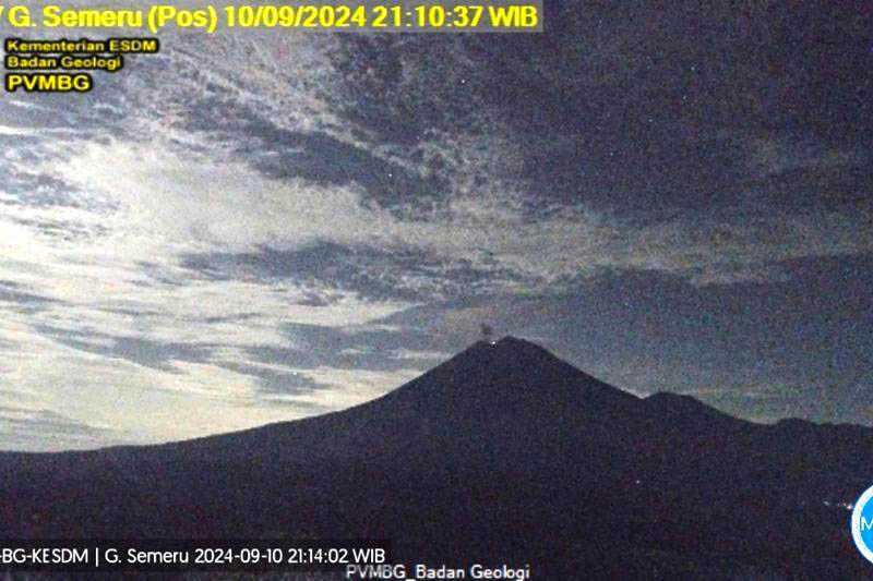 Gunung Semeru kembali erupsi dengan tinggi letusan 500 meter