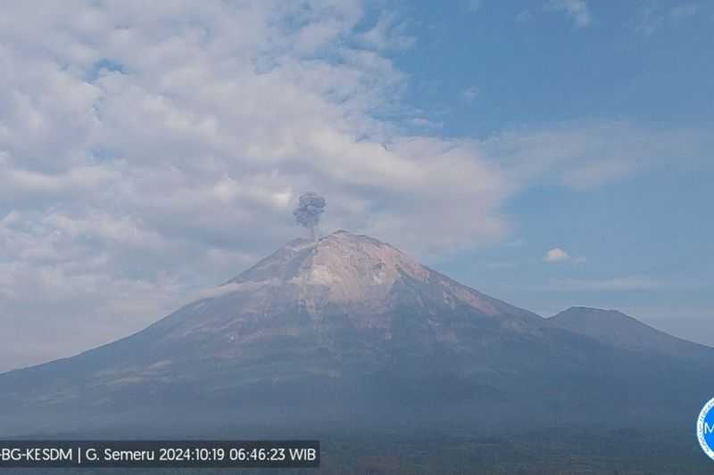 Gunung Semeru Kembali Erupsi, Warga Diminta Tetap Waspada