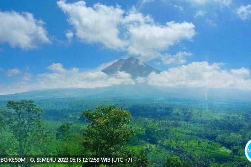 Gunung Semeru Kembali Luncurkan Awan Panas Guguran Sejauh 1 5 Km