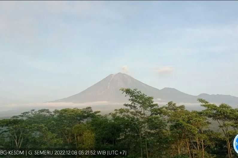Gunung Semeru Masih Erupsi, Warga Diminta Tetap Patuhi Rekomendasi PVMBG