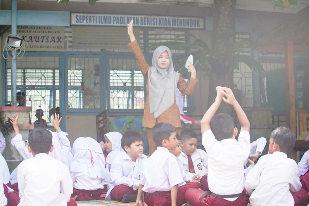 Hadapi Suhu Panas, Sekolah di Aceh Inisiasi Belajar di Ruang Terbuka