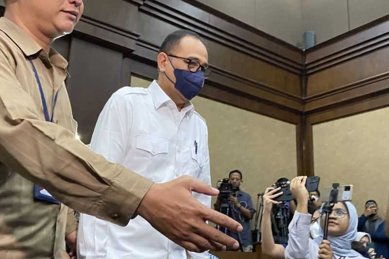 Hakim Tipikor Jakarta Pusat Tunda Bacakan Vonis Rafael Alun Trisambodo