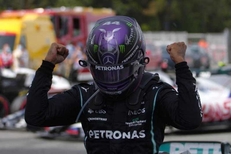 Hamilton Kalahkan Verstappen di GP Spanyol