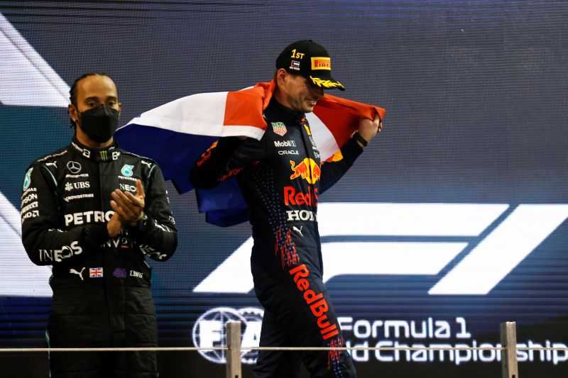 Hamilton Terima Kekalahan dari Verstappen dengan Lapang Dada