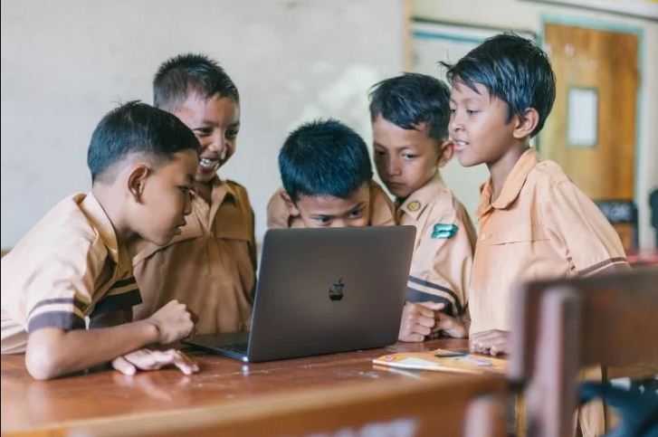 Hardiknas, Sudah Saatnya Literasi Digital Lewat Pendidikan Formal