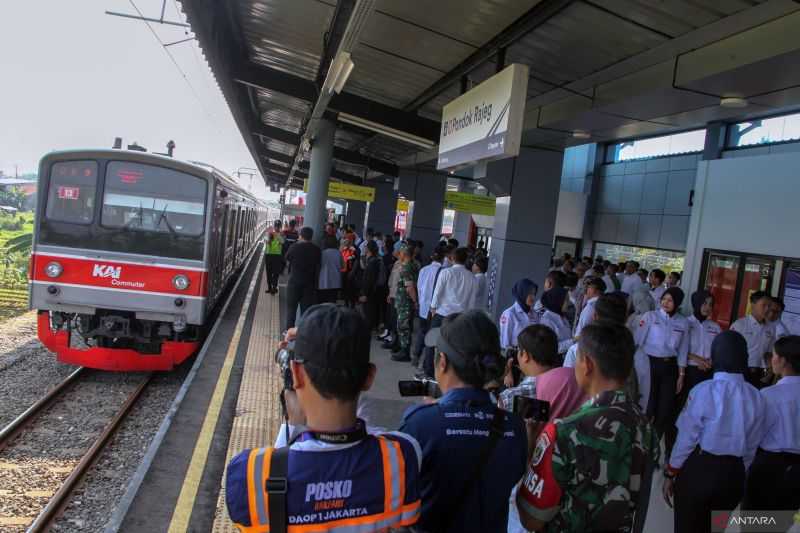 Hari Ini, KAI Commuter Berlakukan Tarif KRL Hanya Rp1