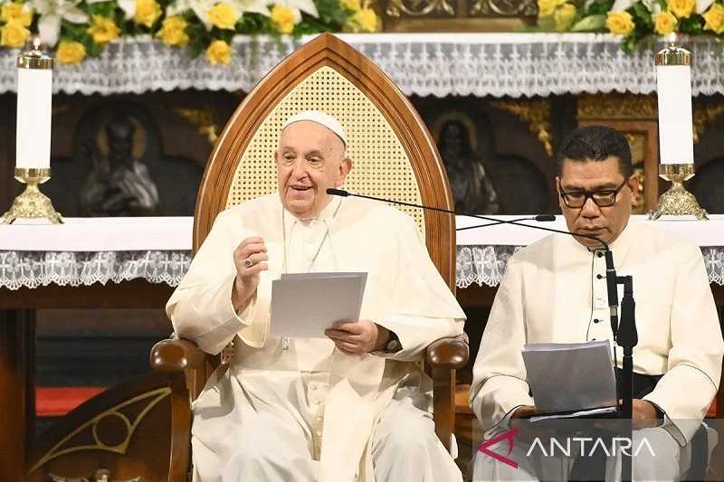 Hari Ini Paus Fransiskus Pimpin Misa Akbar di GBK, Disiarkan Langsung Seluruh TV Nasional