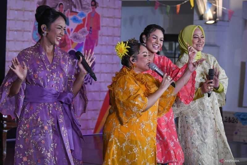 Hari Kebaya Nasional, Grup Musik 5 Wanita Rilis Lagu Kebaya Indonesia