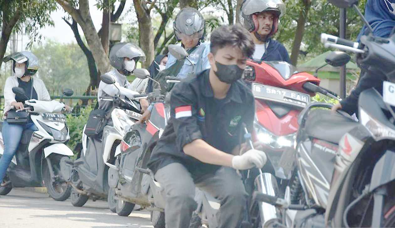 Hari Lingkungan, Bekasi Uji Emisi dan Menanam Pohon