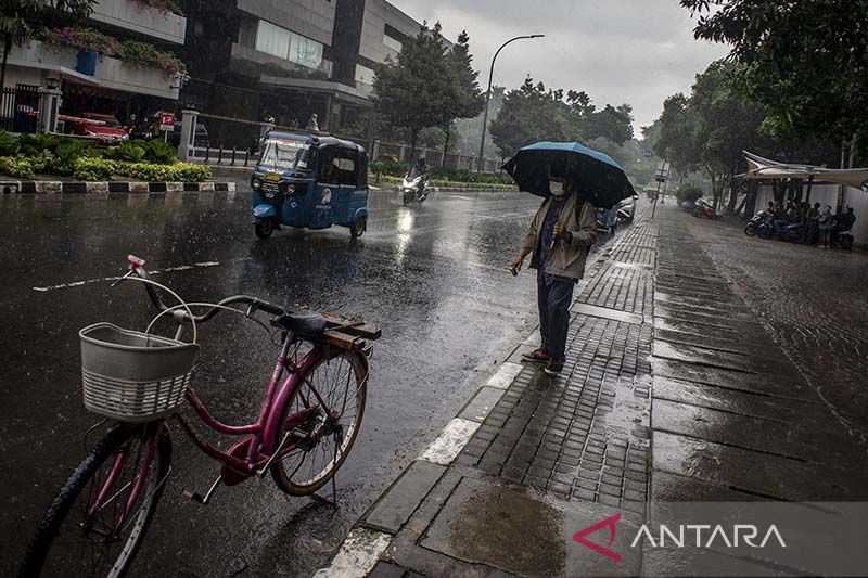 Hati-hati! Hujan Masih Akan Mengguyur Kota Jakarta di Siang Hari, Ini Penjelasan BMKG
