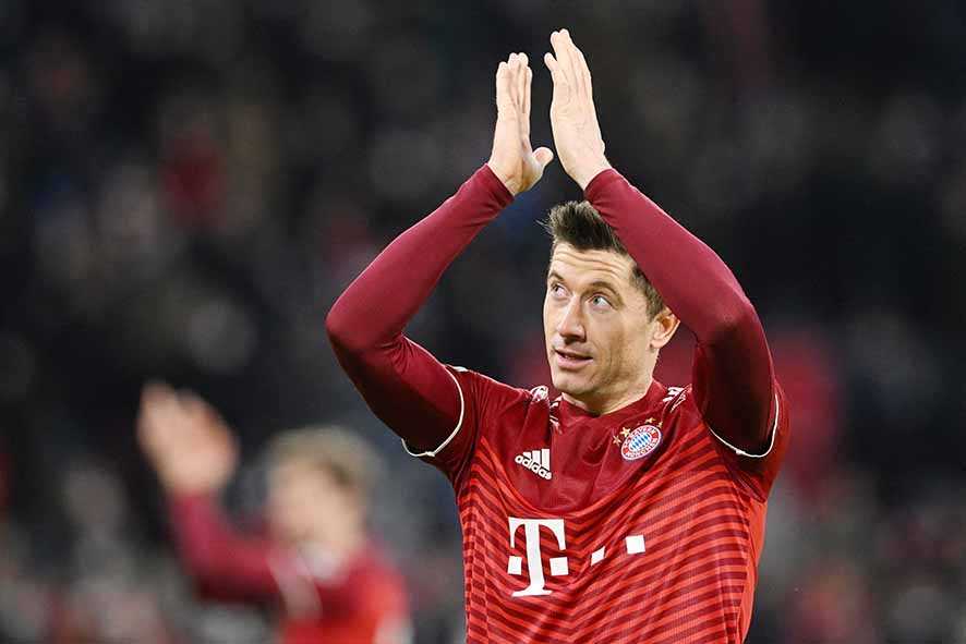 “Hattrick Tercepat Lewandowski Bawa Bayern ke Perempat Final