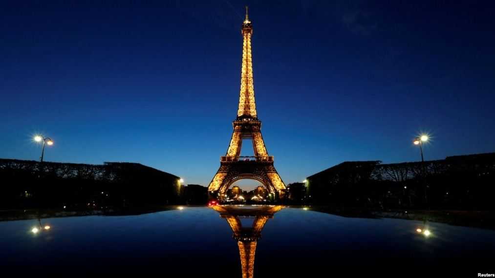 Hemat Listrik, Menara Eiffel Matikan Lampu Lebih Awal